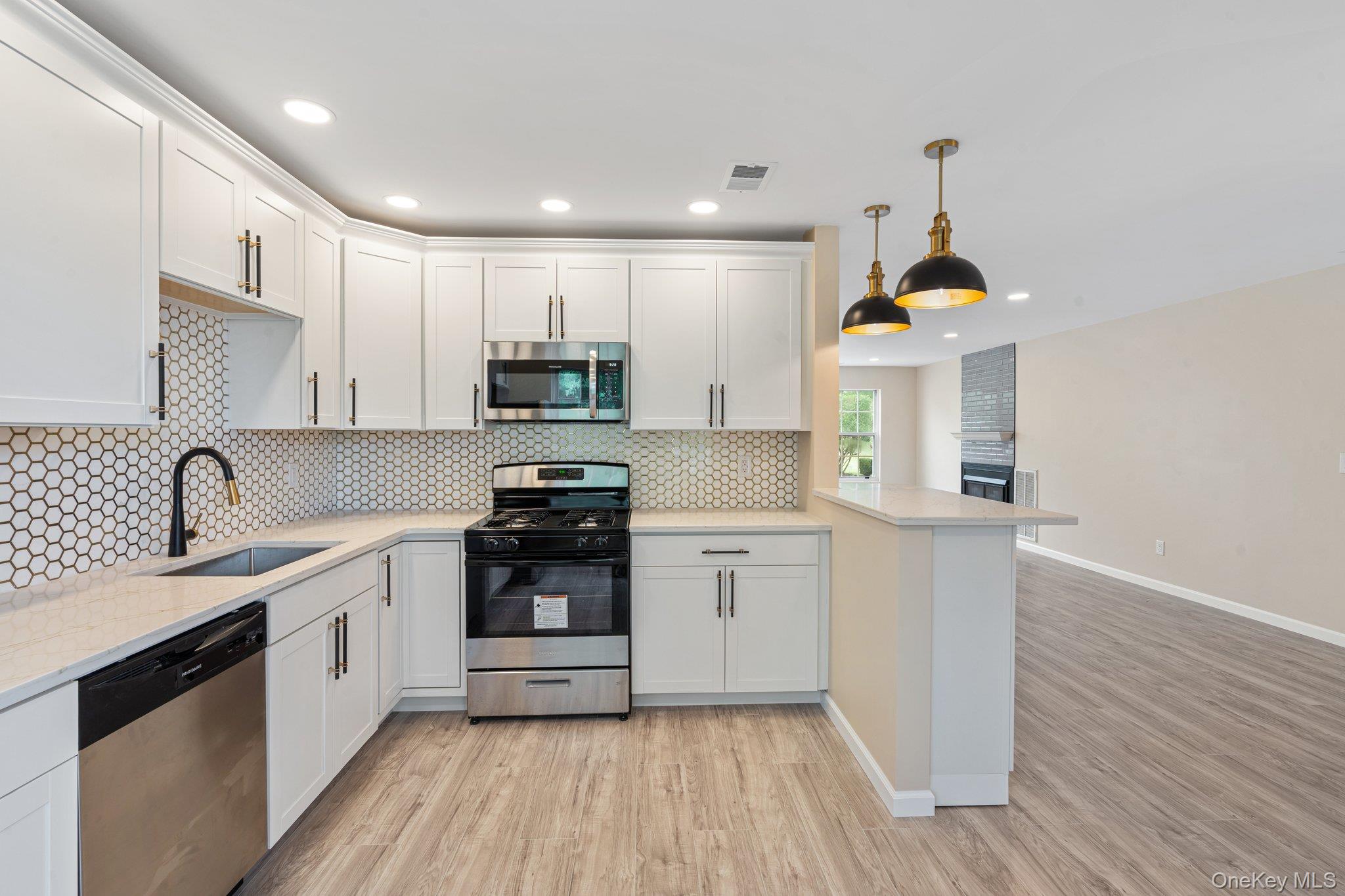 6 Doe Path, Coram, NY 11727