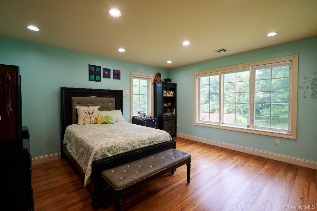 637 S Mountain Road, New City, NY 10956