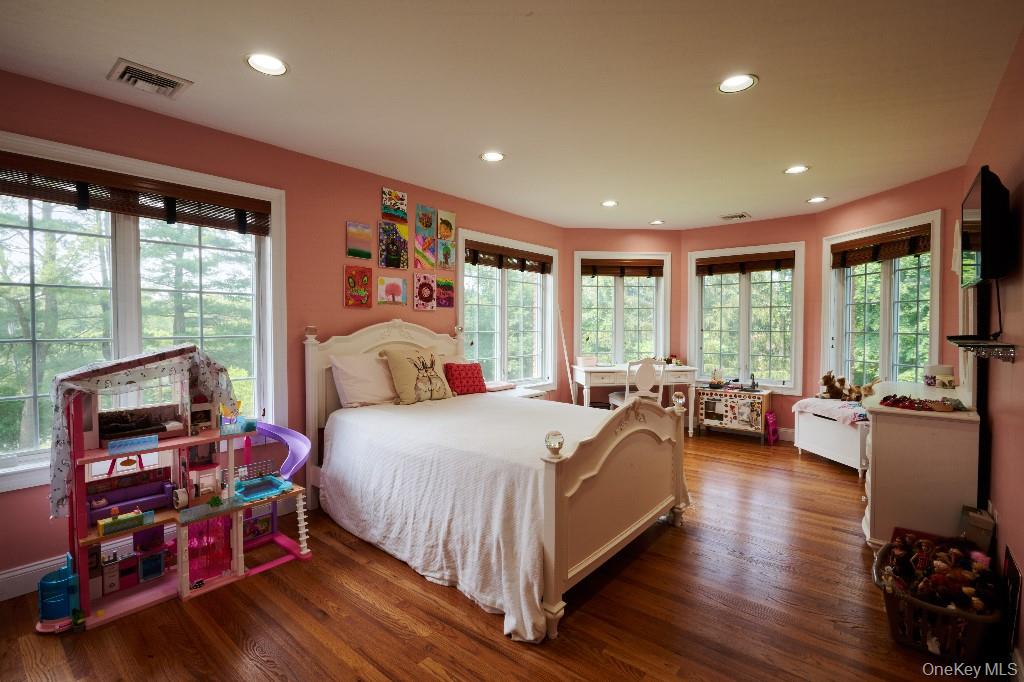 637 S Mountain Road, New City, NY 10956