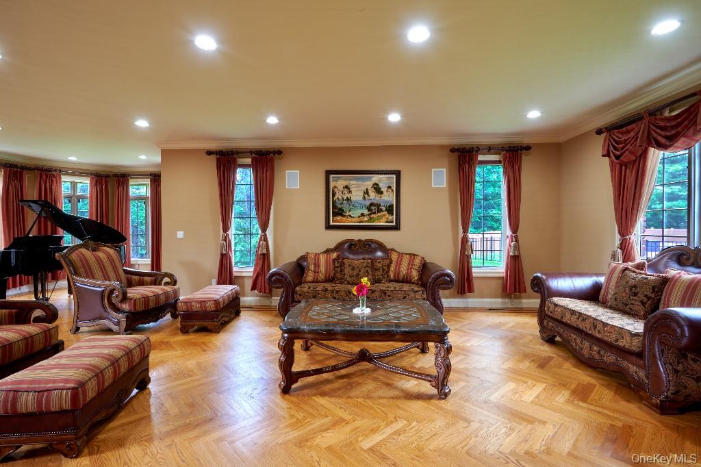 637 S Mountain Road, New City, NY 10956