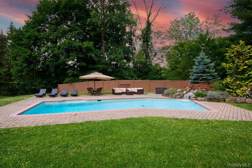 637 S Mountain Road, New City, NY 10956