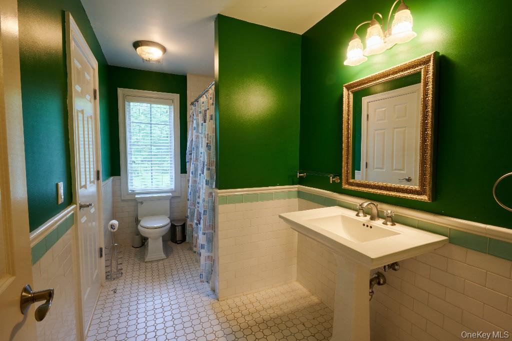 637 S Mountain Road, New City, NY 10956