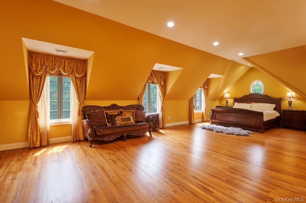 637 S Mountain Road, New City, NY 10956