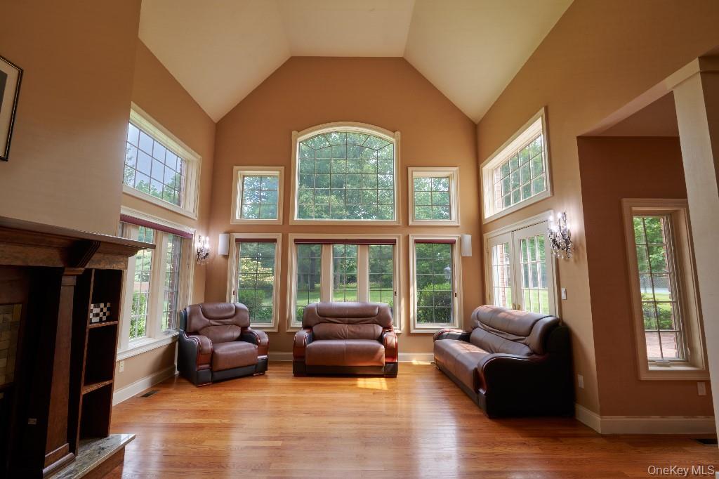 637 S Mountain Road, New City, NY 10956