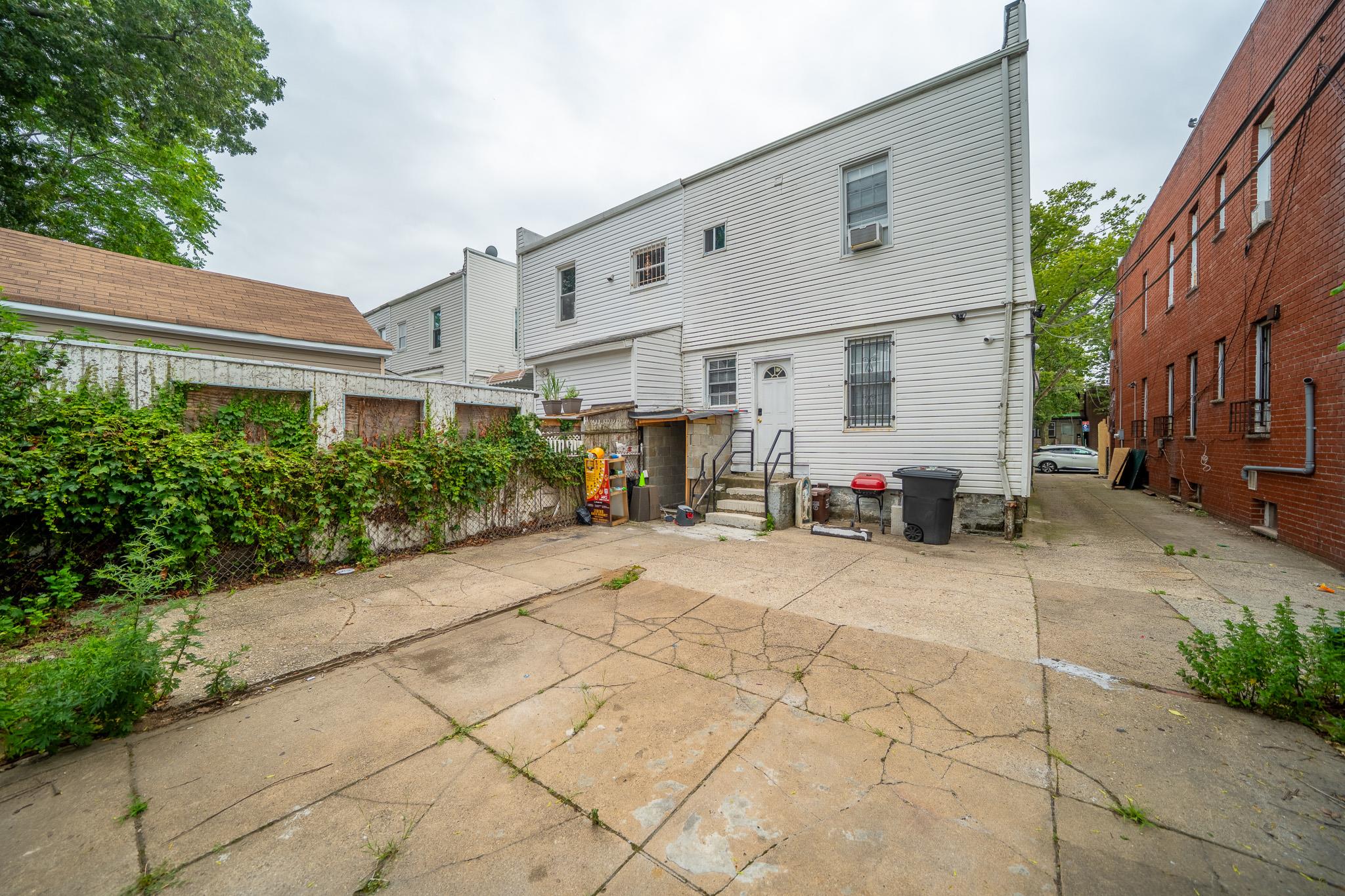 10421 Lefferts Boulevard, Richmond Hill S., NY 11419