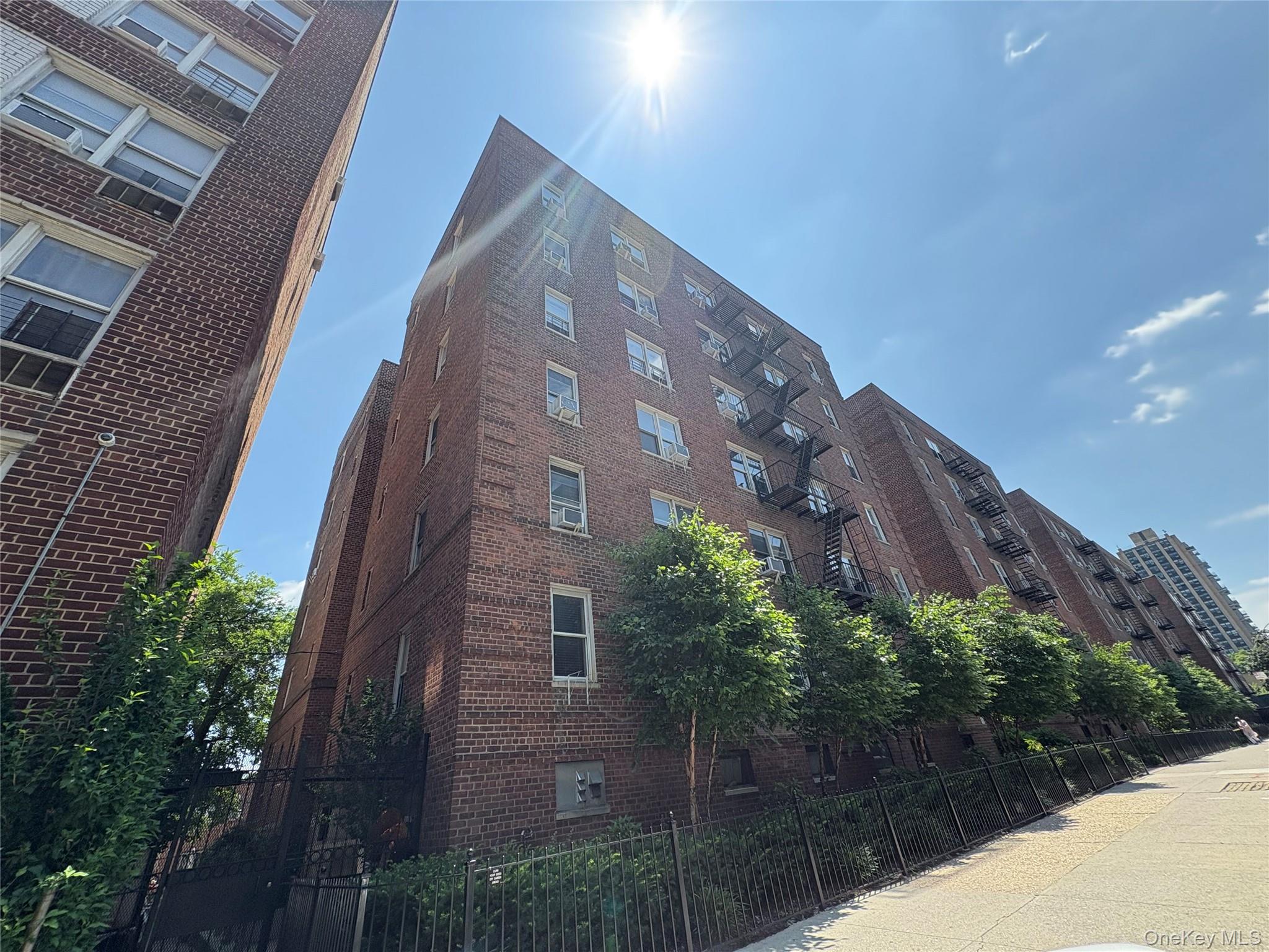 2090 Barnes Avenue # 4D, Bronx, NY 10462