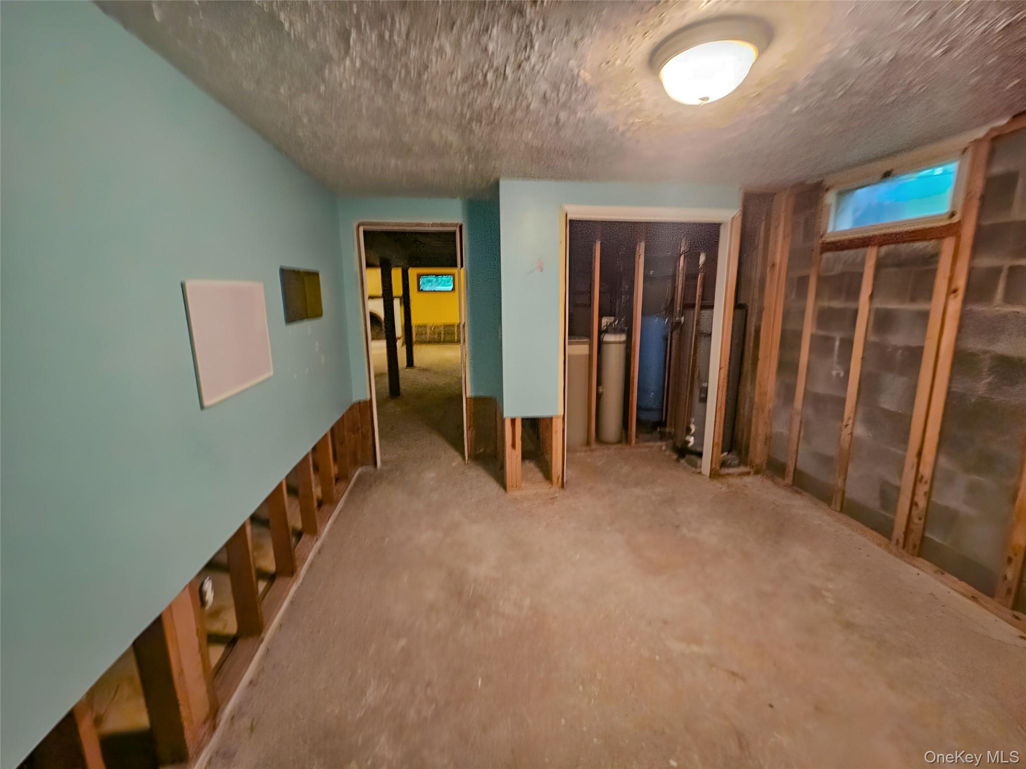 6 White Oaks Road, Hyde Park, NY 12538