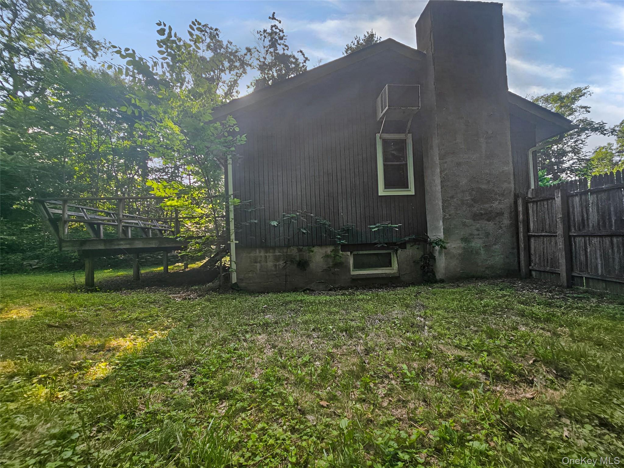 6 White Oaks Road, Hyde Park, NY 12538