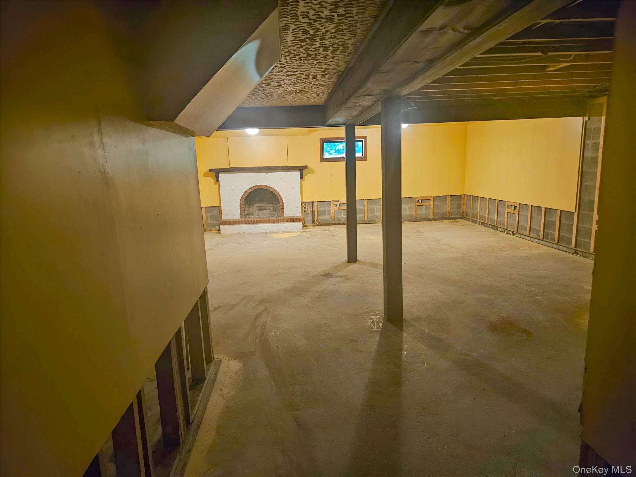 6 White Oaks Road, Hyde Park, NY 12538