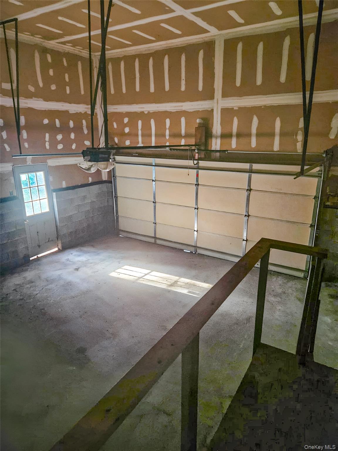 6 White Oaks Road, Hyde Park, NY 12538