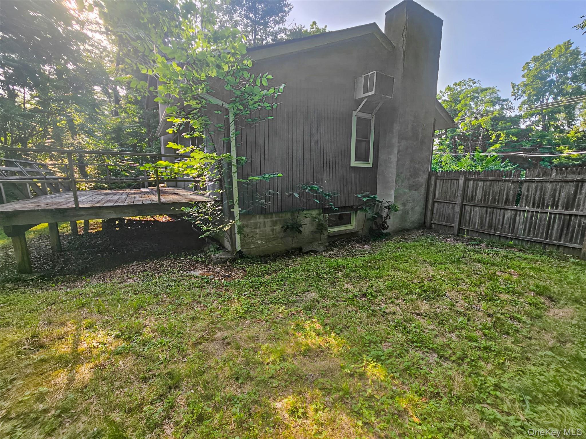 6 White Oaks Road, Hyde Park, NY 12538