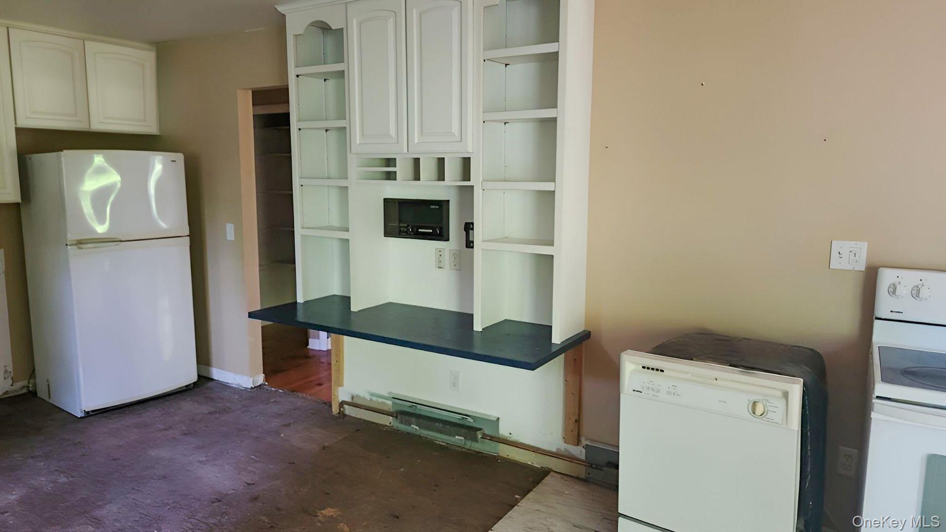 6 White Oaks Road, Hyde Park, NY 12538