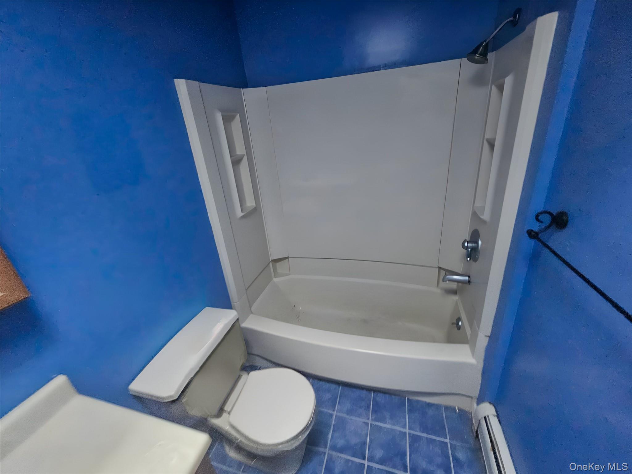 6 White Oaks Road, Hyde Park, NY 12538