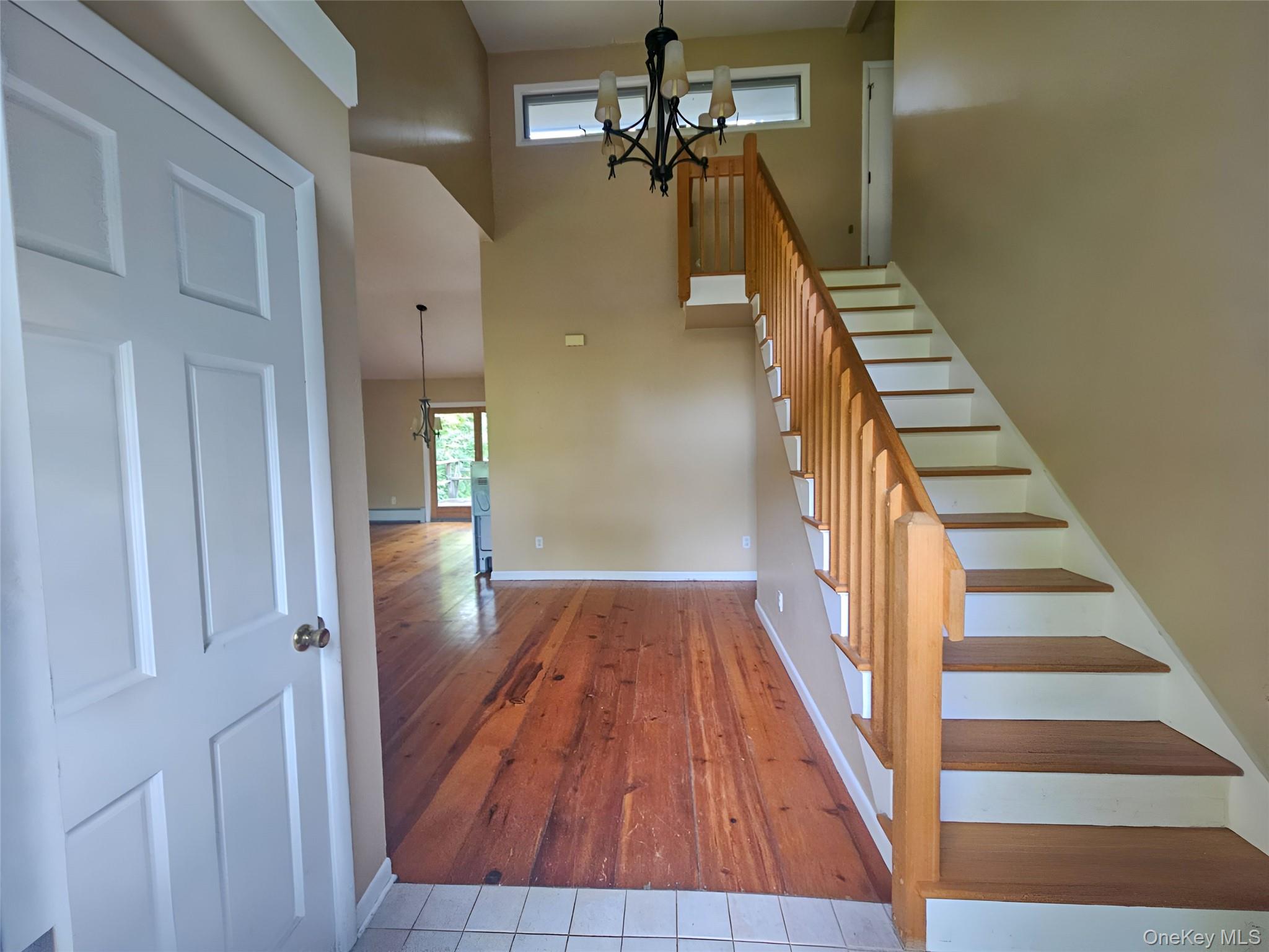 6 White Oaks Road, Hyde Park, NY 12538