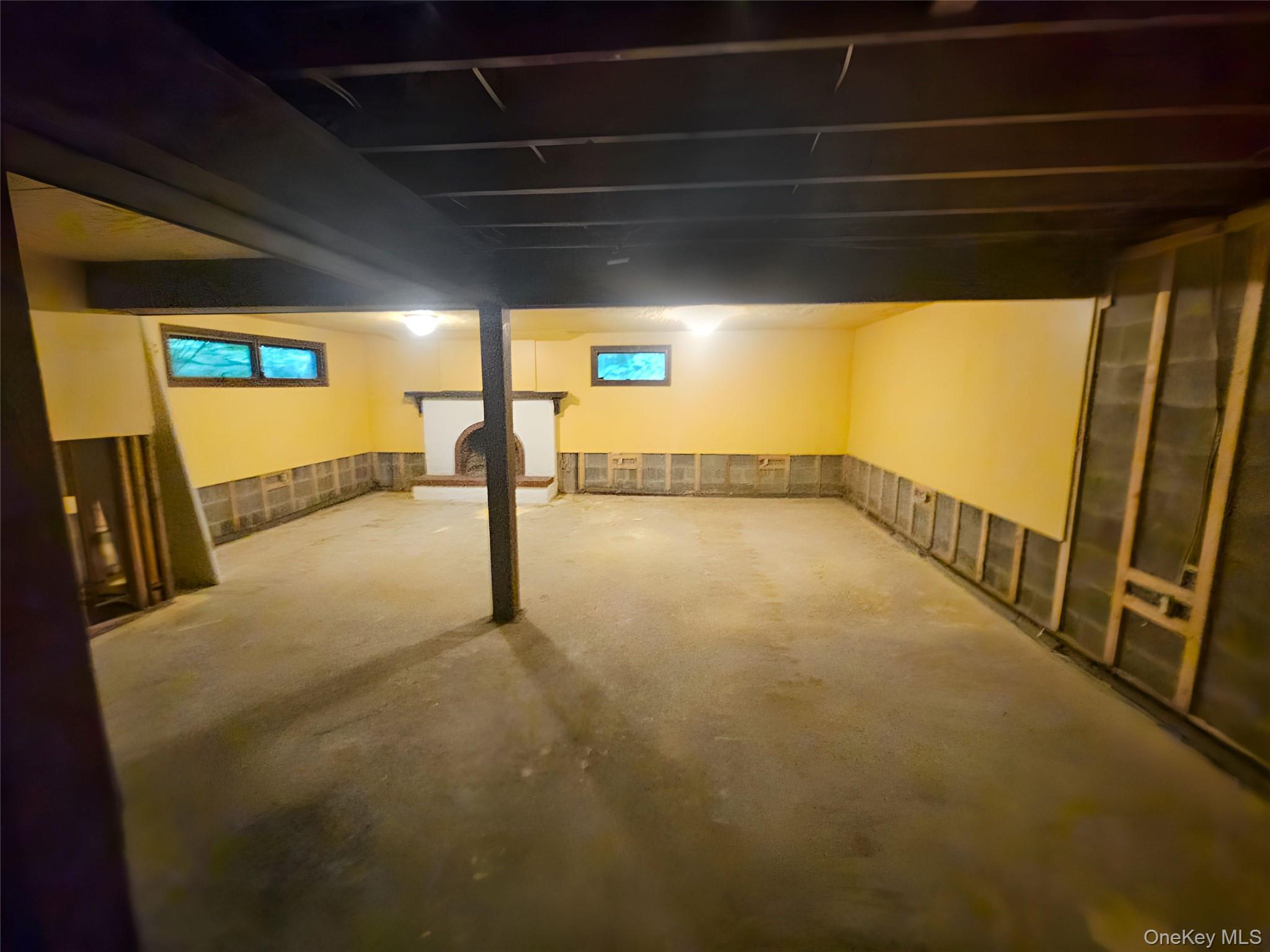 6 White Oaks Road, Hyde Park, NY 12538