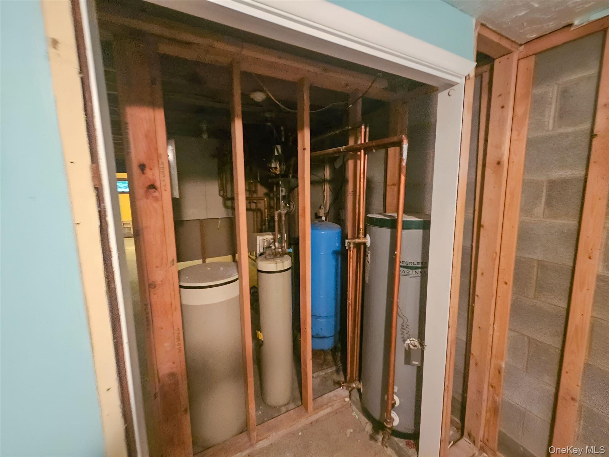 6 White Oaks Road, Hyde Park, NY 12538