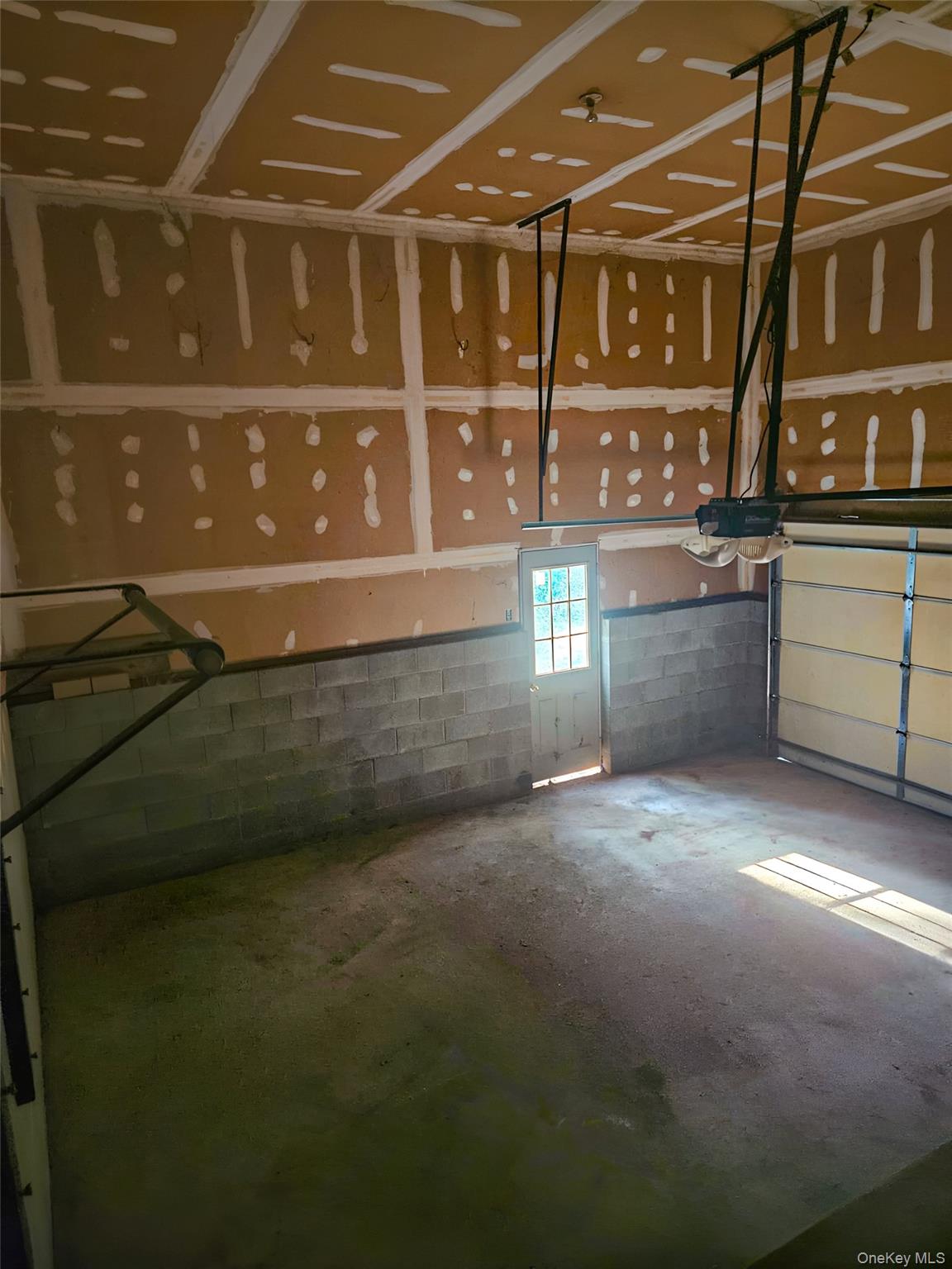 6 White Oaks Road, Hyde Park, NY 12538