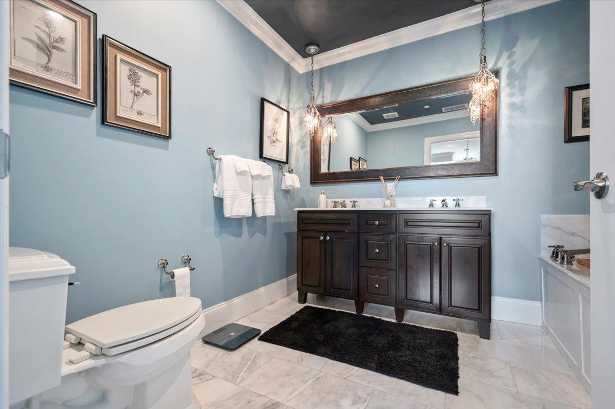 18 Rivers Edge Drive # 102, Tarrytown, NY 10591