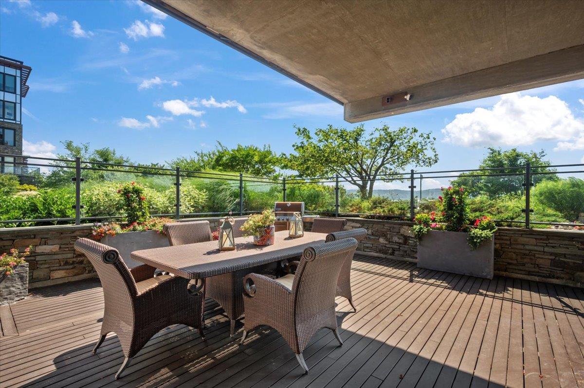 18 Rivers Edge Drive # 102, Tarrytown, NY 10591