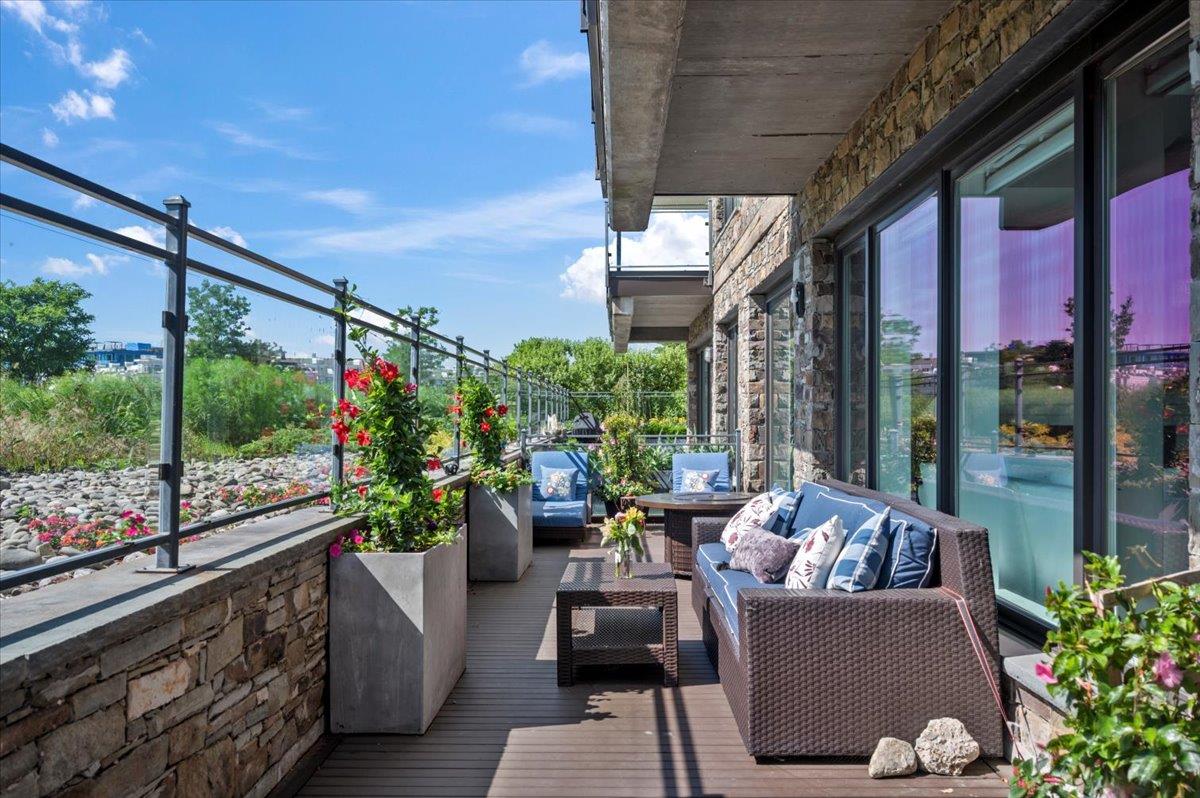 18 Rivers Edge Drive # 102, Tarrytown, NY 10591