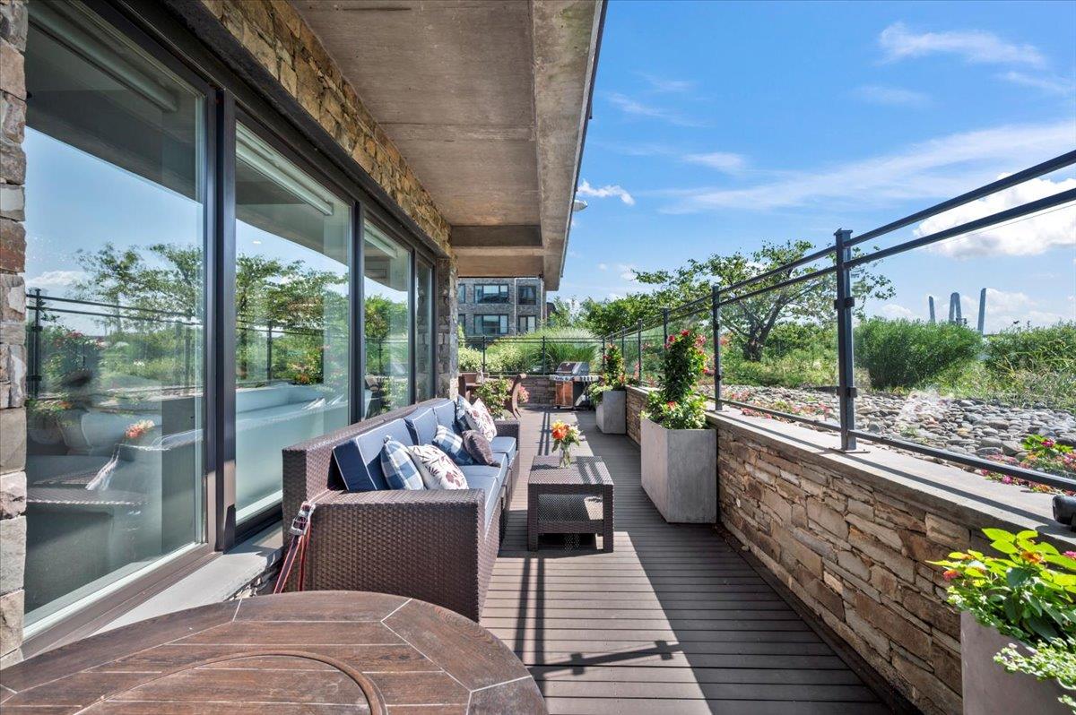 18 Rivers Edge Drive # 102, Tarrytown, NY 10591