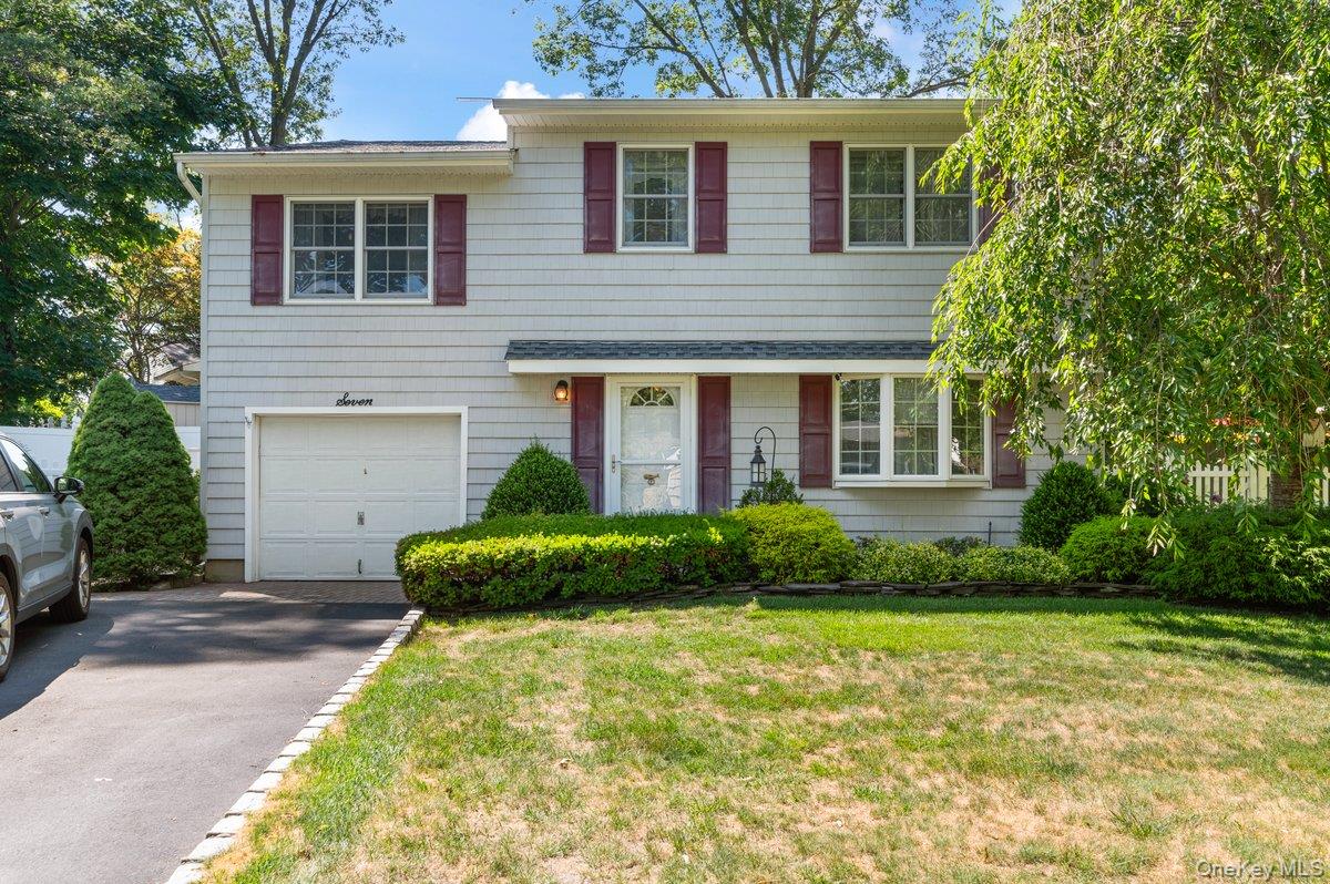 7 Mildred Court, Nesconset, NY 11767