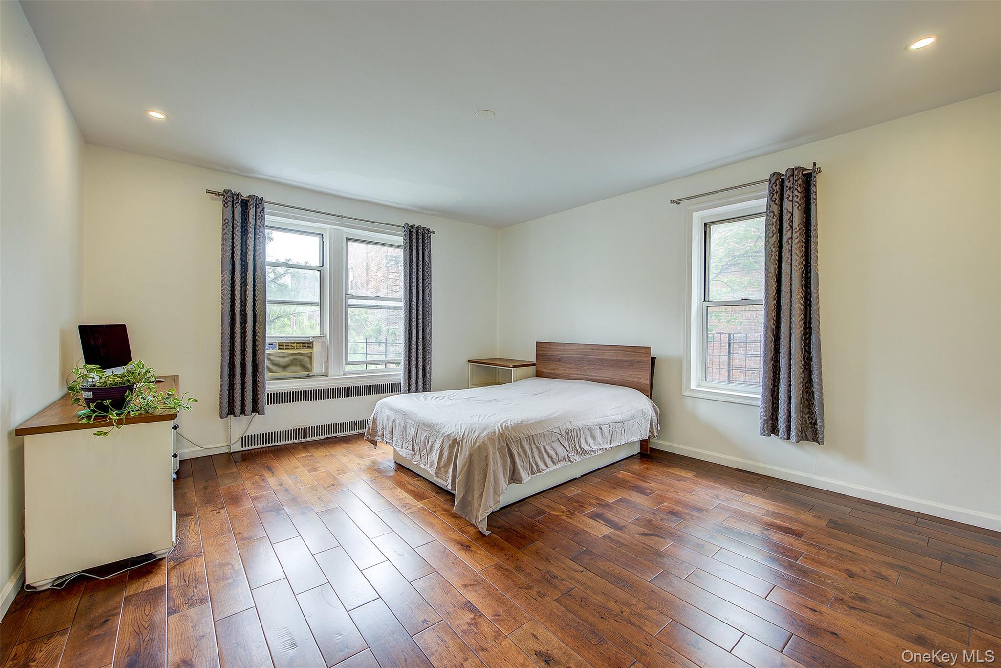 111-39 76th Road # E2, Forest Hills, NY 11375