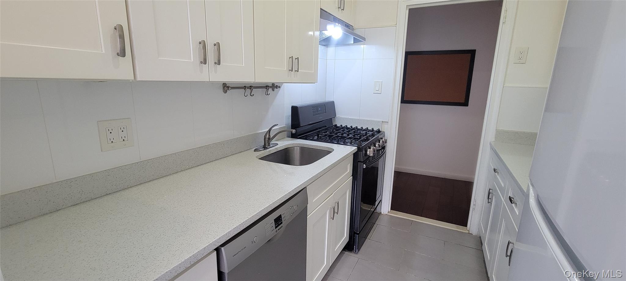 111-39 76th Road # E2, Forest Hills, NY 11375