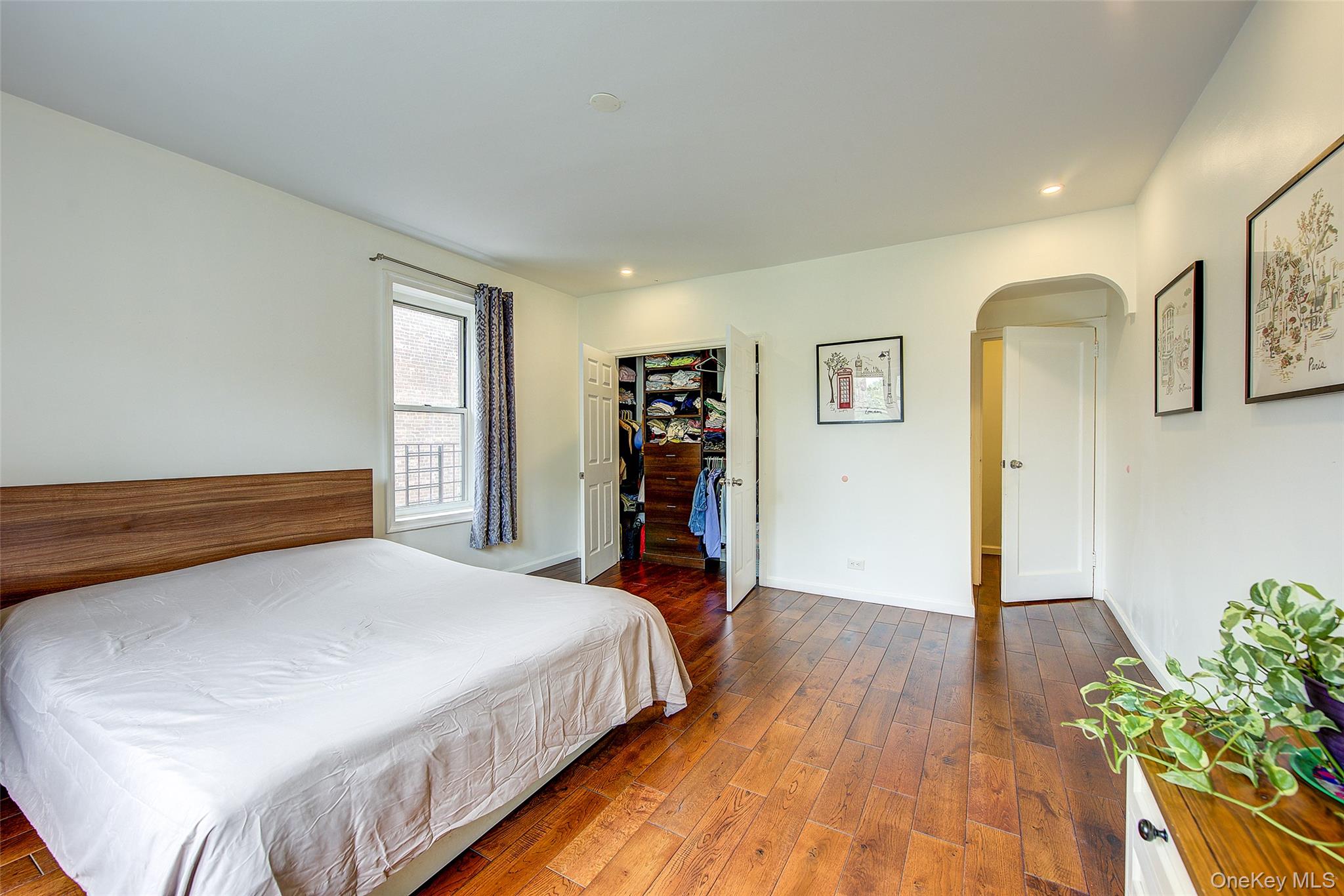 111-39 76th Road # E2, Forest Hills, NY 11375