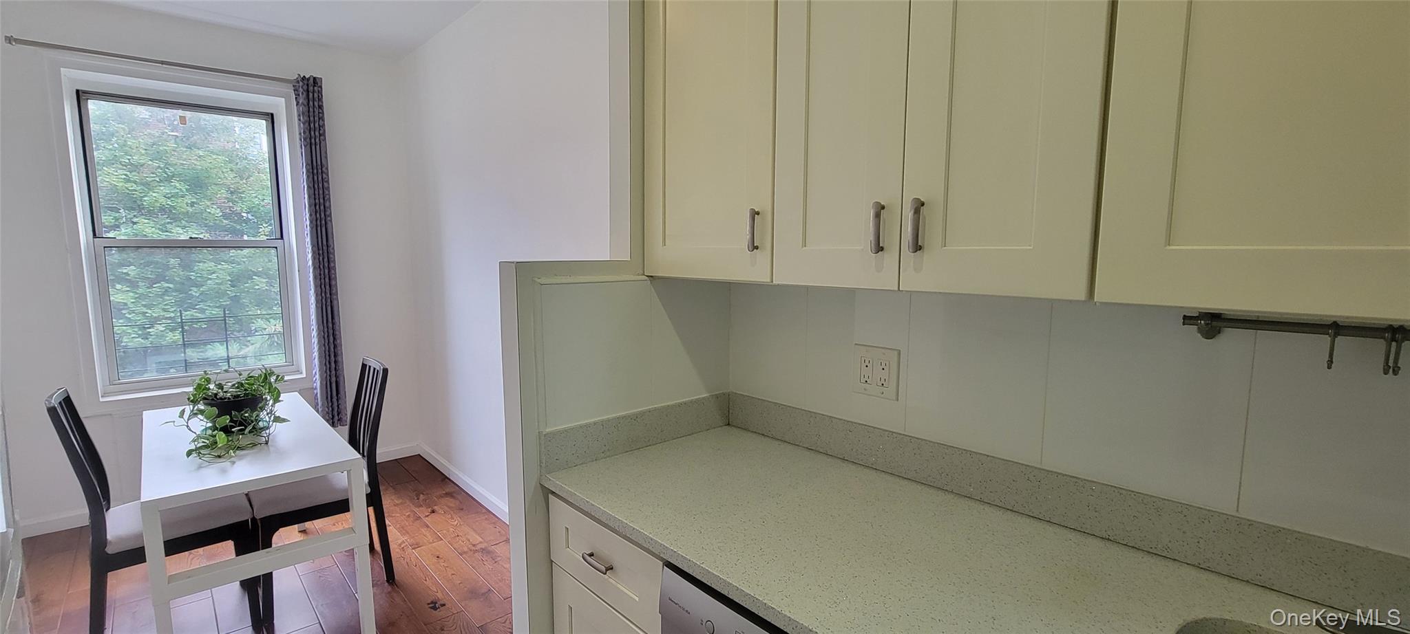 111-39 76th Road # E2, Forest Hills, NY 11375