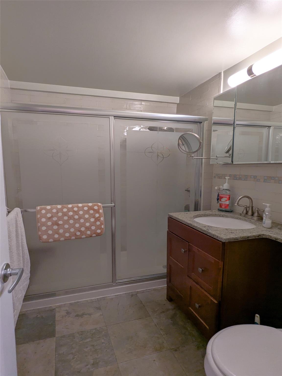 63-33 98 Place # 7C, Rego Park, NY 11374