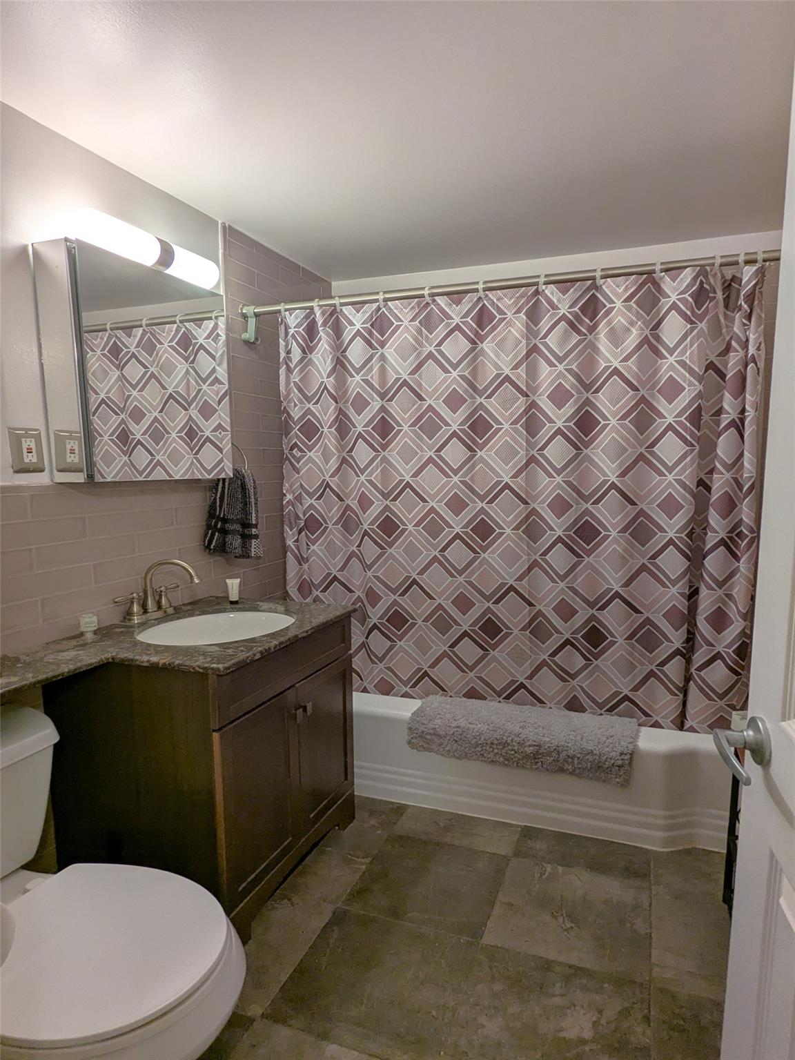 63-33 98 Place # 7C, Rego Park, NY 11374