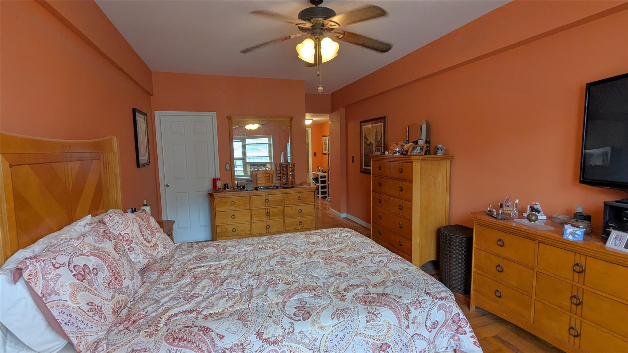 63-33 98 Place # 7C, Rego Park, NY 11374