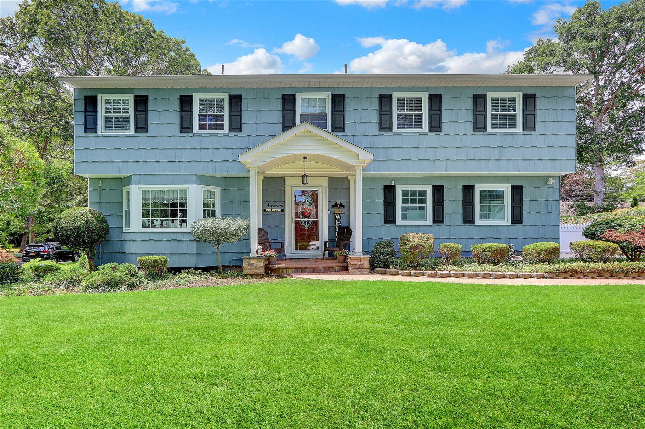 16 Crawford Street, Smithtown, NY 11787