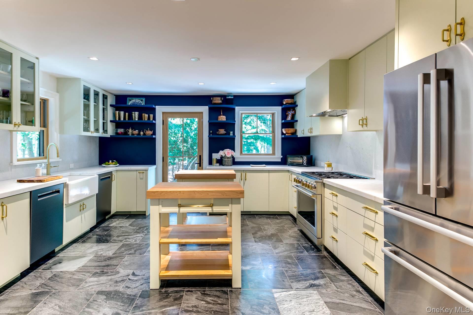 9 Longboat Lane, East Hampton, NY 11937