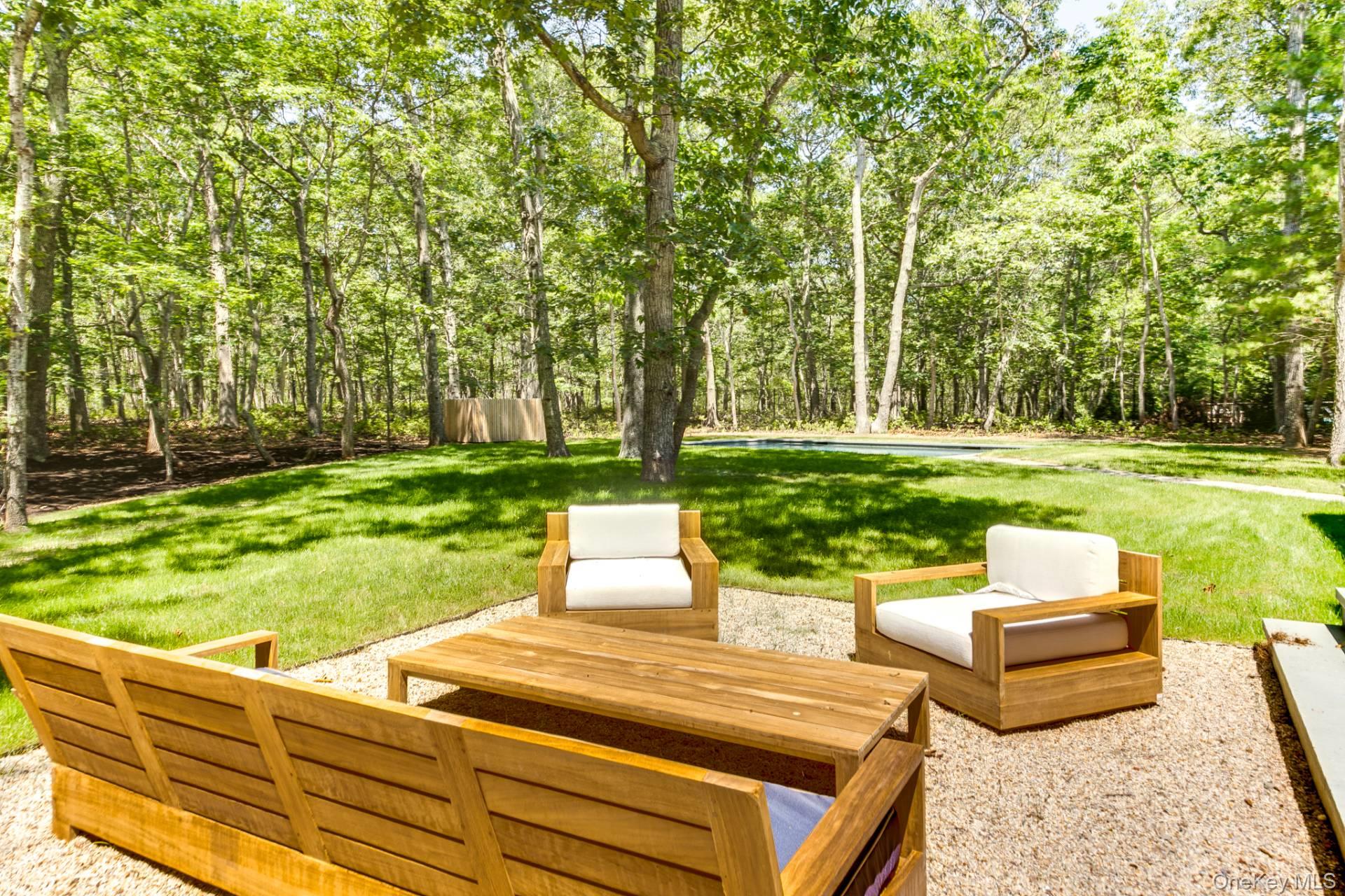 9 Longboat Lane, East Hampton, NY 11937