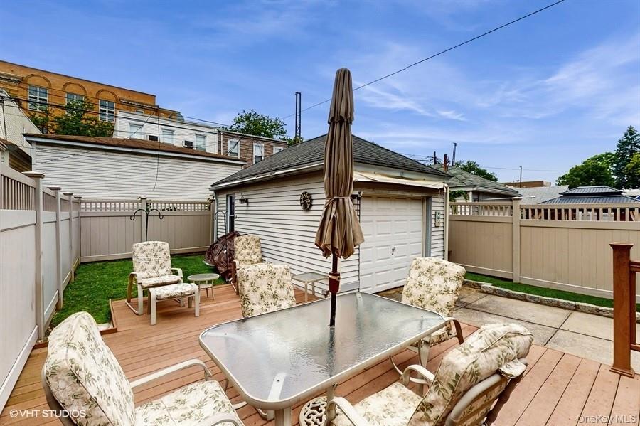 77-52 76th Street, Glendale, NY 11385