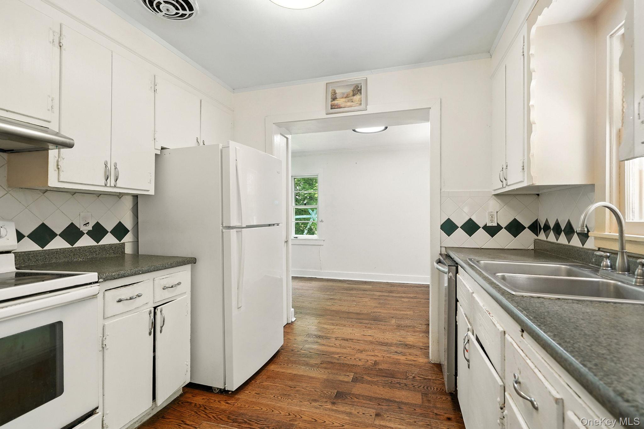 16 Overlook Way, Purdys, NY 10578