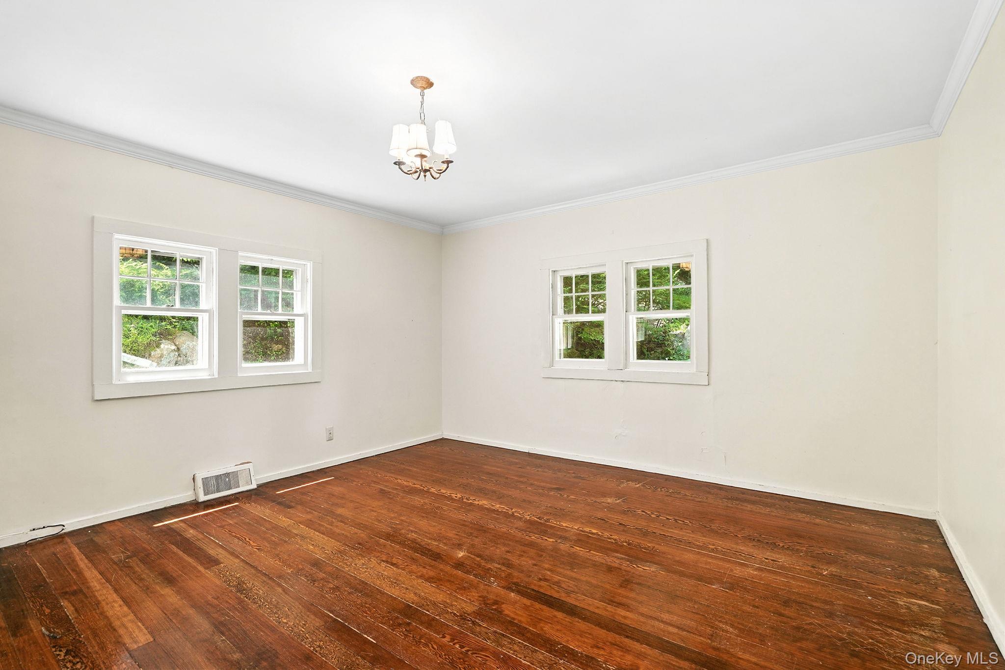 16 Overlook Way, Purdys, NY 10578