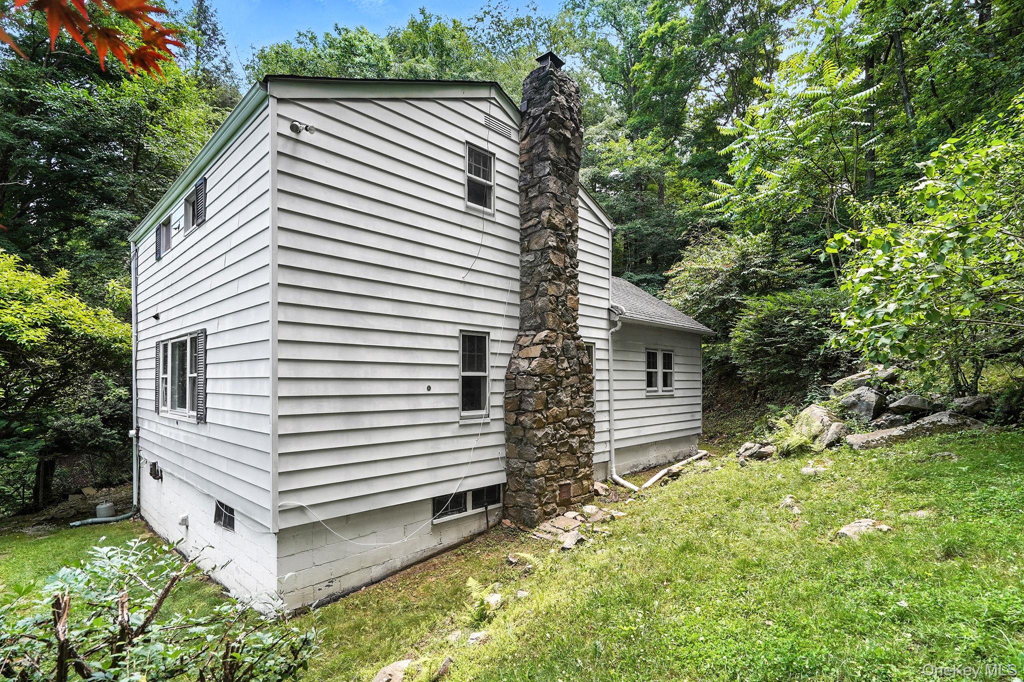 16 Overlook Way, Purdys, NY 10578