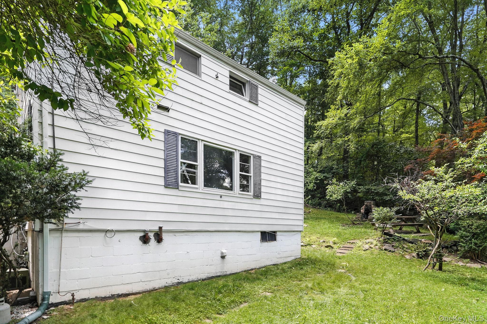 16 Overlook Way, Purdys, NY 10578