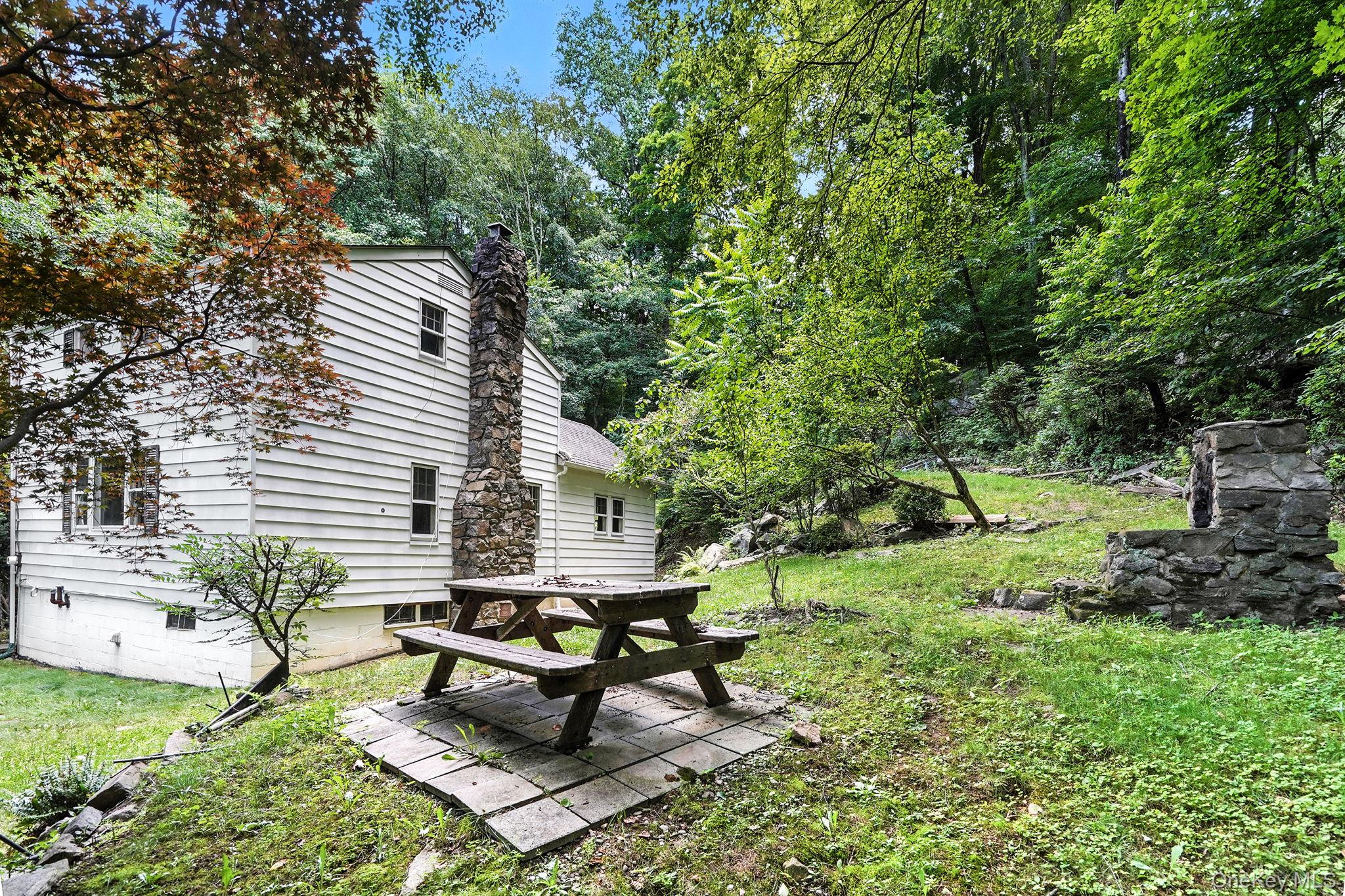 16 Overlook Way, Purdys, NY 10578