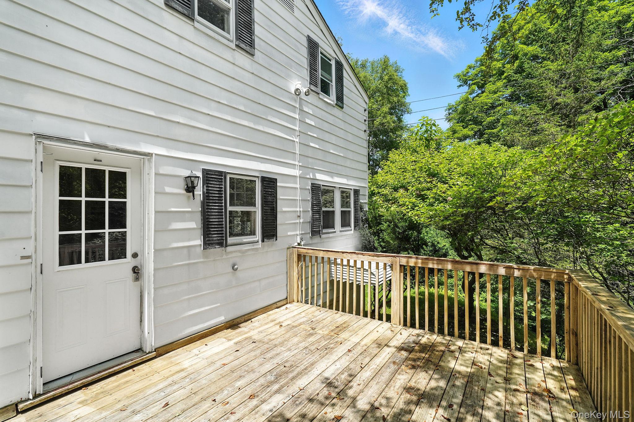 16 Overlook Way, Purdys, NY 10578