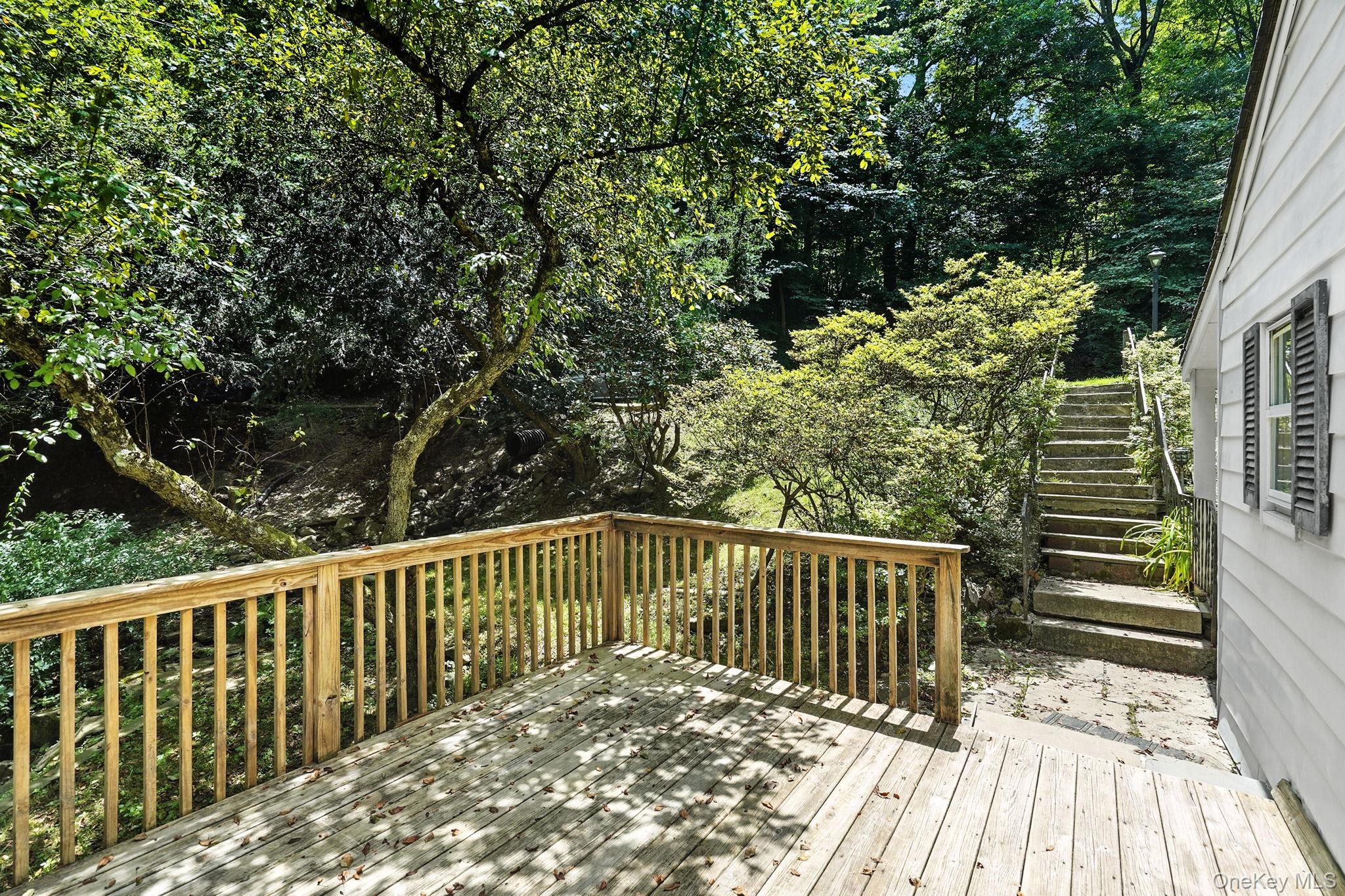 16 Overlook Way, Purdys, NY 10578