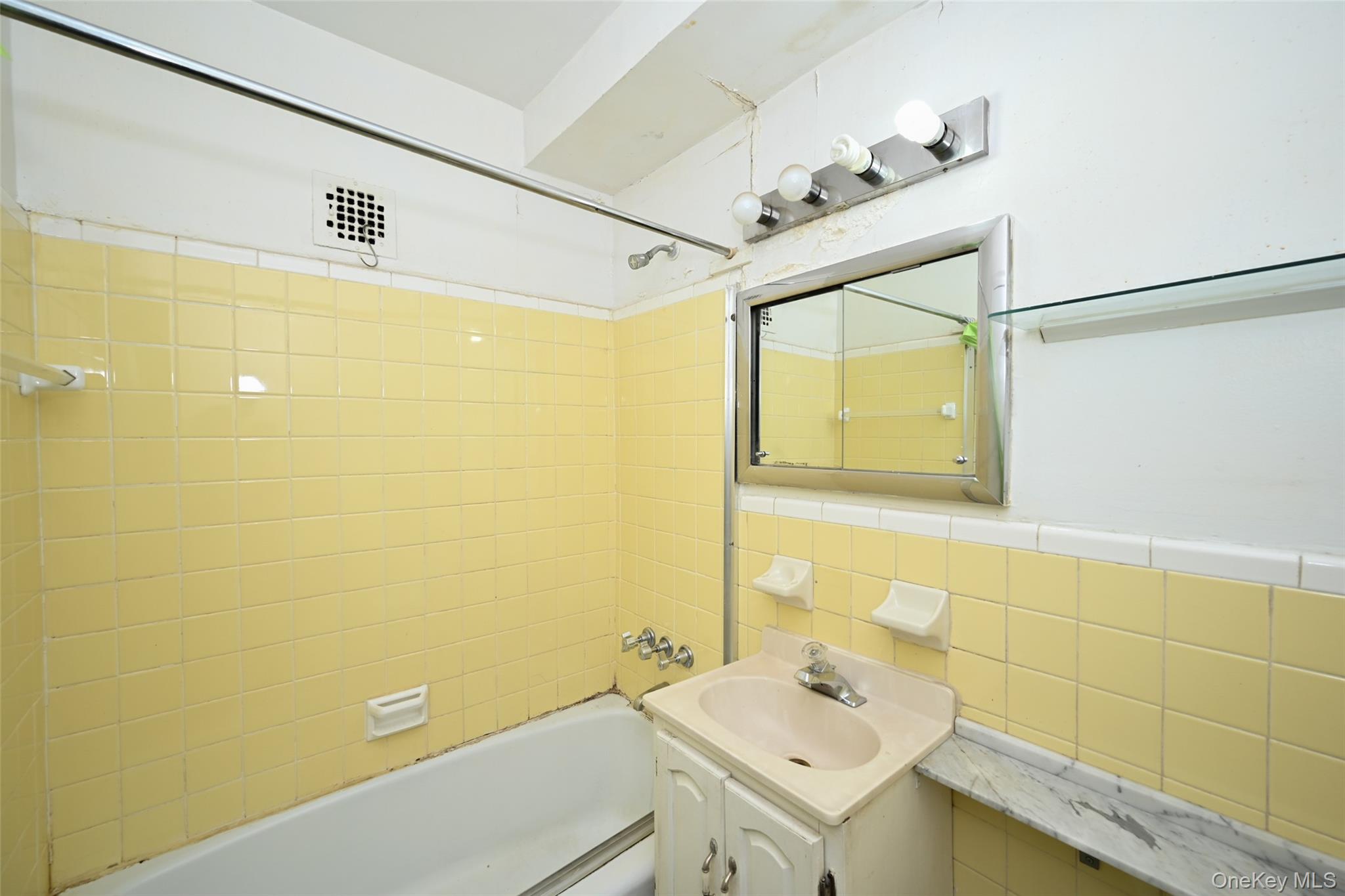 87-10 51 Avenue # 6W, Elmhurst, NY 11373