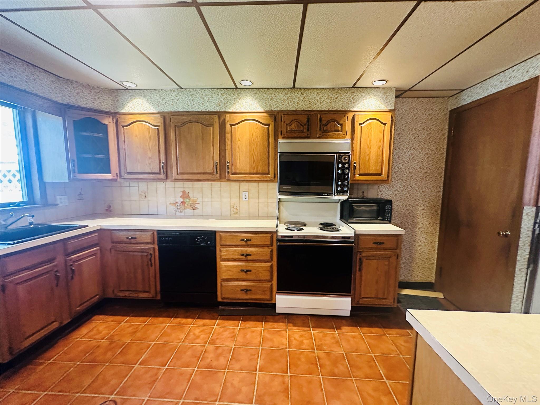 384 Hawthorne Avenue, Yonkers, NY 10705