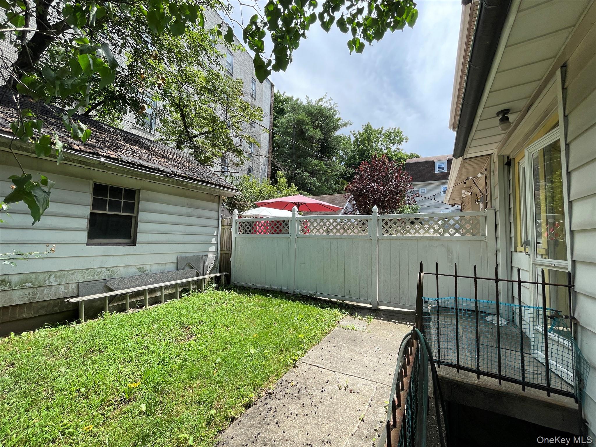 384 Hawthorne Avenue, Yonkers, NY 10705