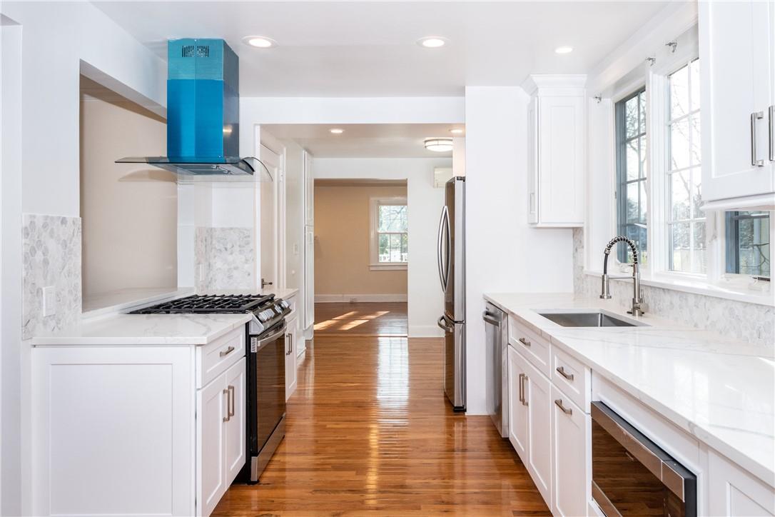 11 Montrose Road, Scarsdale, NY 10583