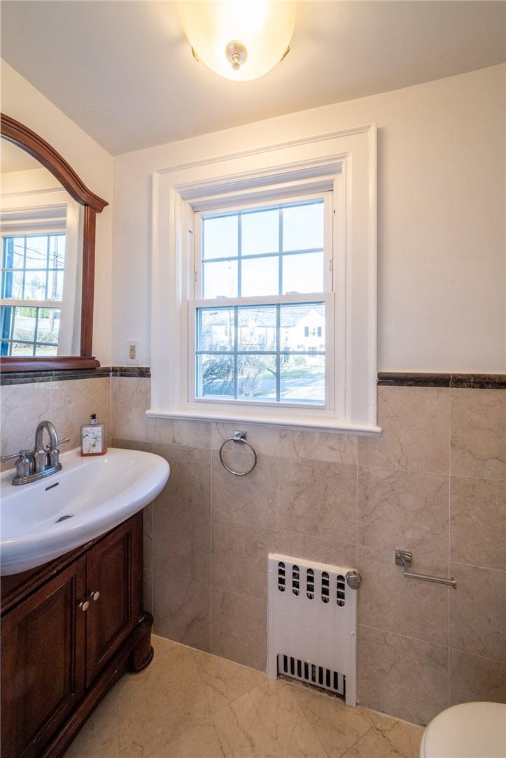 11 Montrose Road, Scarsdale, NY 10583