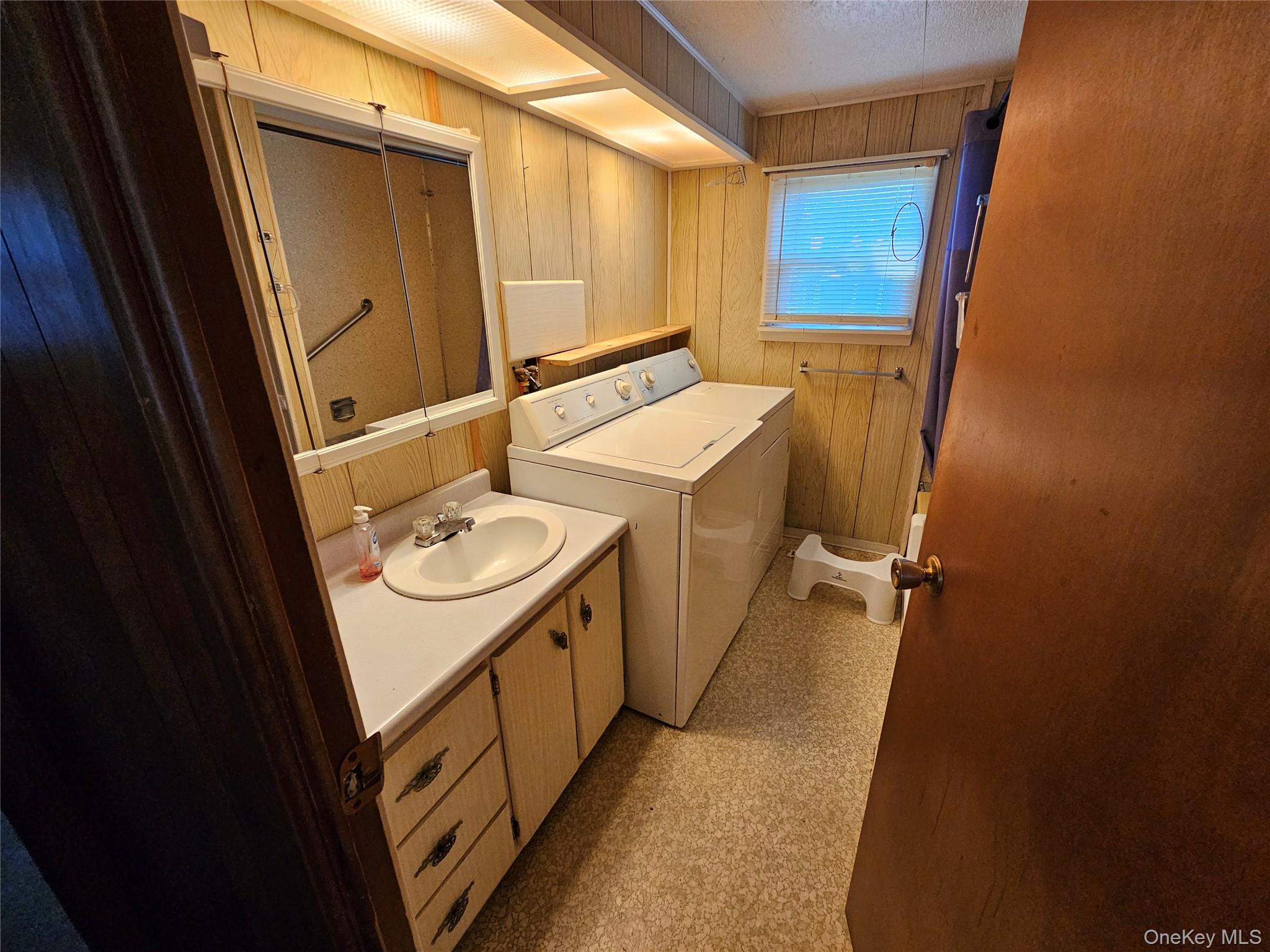 1964 River Rd # 37, Calverton, NY 11933